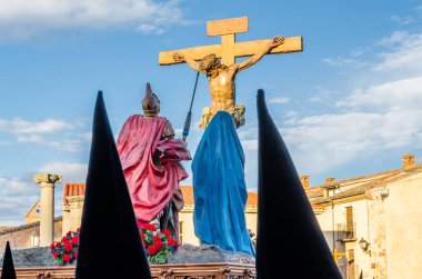 Geleneksel İspanyolca kutsal hafta alayı