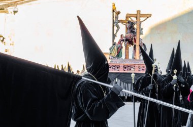 Zamora, İspanya - 25 Mart 2016: Geleneksel İspanyolca kutsal hafta (Semana Noel Baba) alay üzerinde Kutsal Cuma sokaklarda Zamora (Castilla y Leon), İspanya