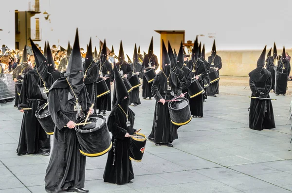 Geleneksel İspanyolca kutsal hafta alayı