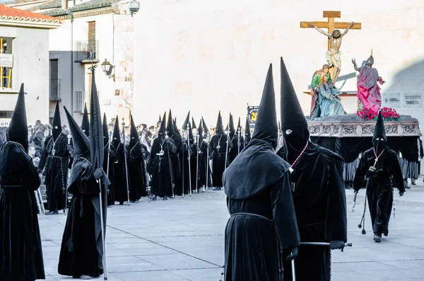 Geleneksel İspanyolca kutsal hafta alayı