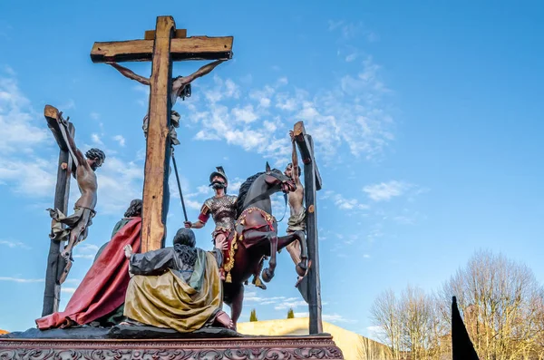 Zamora, İspanya - 25 Mart 2016: Geleneksel İspanyolca kutsal hafta (Semana Noel Baba) alay üzerinde Kutsal Cuma sokaklarda Zamora (Castilla y Leon), İspanya