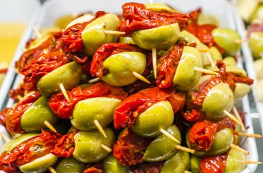 Tipik İspanyol zeytin tapas barda