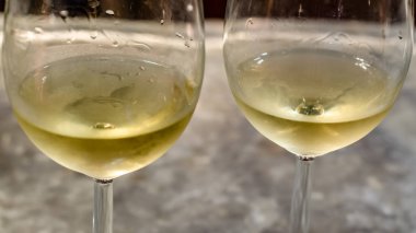 beyaz şarap bardakları