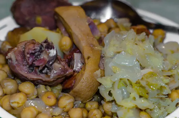 Traditional Madrid stew dish — Stock Photo, Image