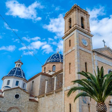 İspanya 'nın Alicante ilinin Akdeniz köyü Altea' daki Güzel Teselli Kilisesi
