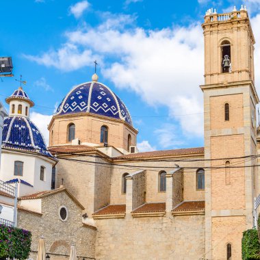 İspanya 'nın Alicante ilinin Akdeniz köyü Altea' daki Güzel Teselli Kilisesi