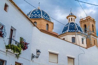 İspanya 'nın Alicante ilinin Akdeniz köyü Altea' daki Güzel Teselli Kilisesi