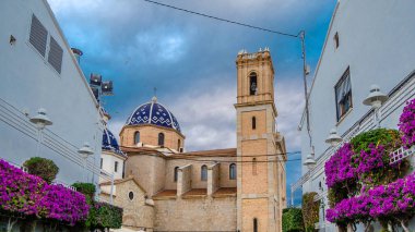 İspanya 'nın Alicante ilinin Akdeniz köyü Altea' daki Güzel Teselli Kilisesi