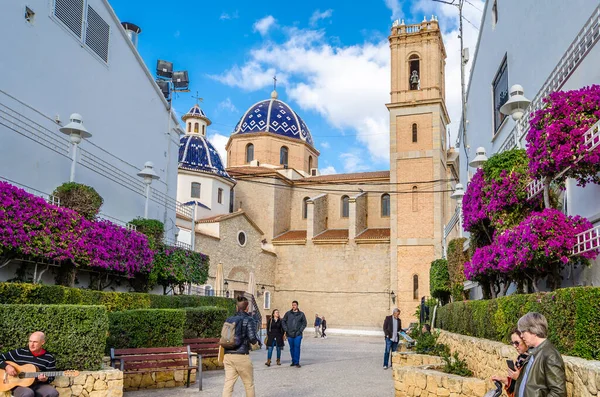 ALTEA, İSPAN - 28 Aralık 2018: İspanya 'nın Alicante eyaletindeki tipik Akdeniz köyü manzarası,