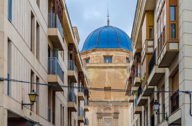 İspanya 'nın Alicante ilindeki Elche kasabasındaki Barok Bazilikası manzarası