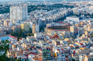 İspanya 'nın Akdeniz kenti Alicante' nin hava manzarası