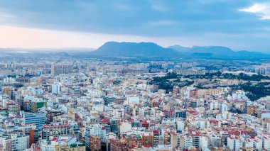 İspanya 'nın Akdeniz kenti Alicante' nin hava manzarası