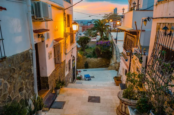 Alicante España Diciembre 2018 Vista Casas Coloridas Calles Estrechas Barrio —  Fotos de Stock