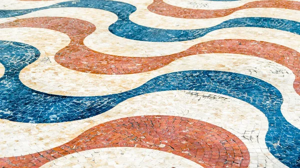 西班牙阿利坎特五彩斑斓的鹅卵石路面 纹理背景 — 图库照片