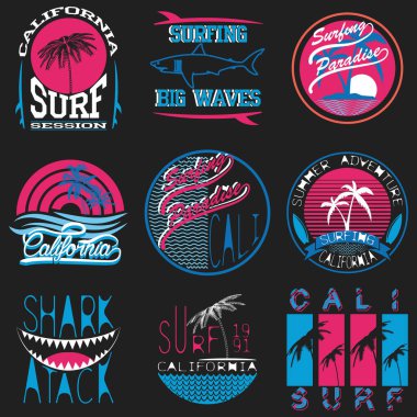 Yaz ve sörf temalı tişörtlerin vektör görüntüleri. Sörf. Tipografi, logolar, rozetler ve diğer kullanımlarda kullanılmak üzere.