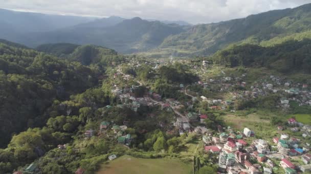 Ciudad en provincia de montaña sagada philippines — Vídeo de stock