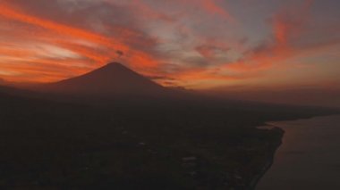Bali Endonezya 'da aktif volkan gunung agung