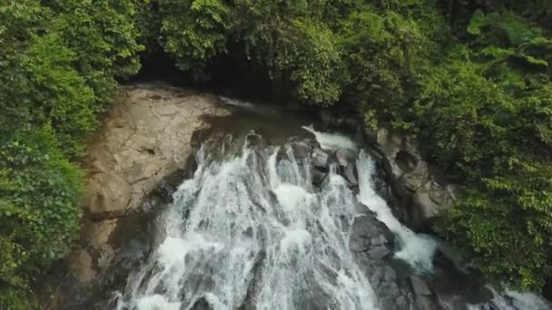 Bela cachoeira tropical bali indonésia — Vídeo de Stock