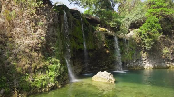 美丽的热带瀑布菲律宾吕宋 — 图库视频影像