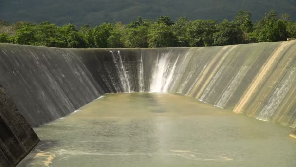 Dam op het meer bohol Filippijnen — Stockvideo