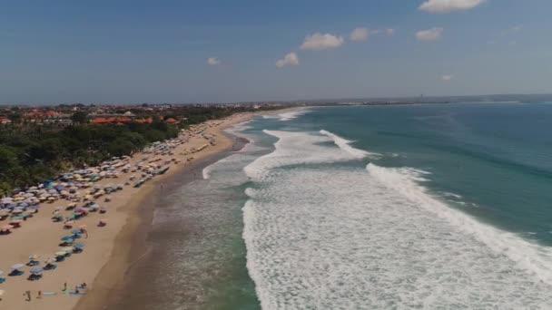 Playa de Kuta en Bali Indonesia — Vídeo de stock
