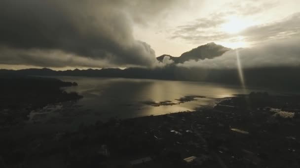 Lake and volcano at sunrise batur bali indonesia — Stock Video