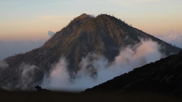 Paisaje de montaña con salida del sol bali indonesia — Vídeos de Stock