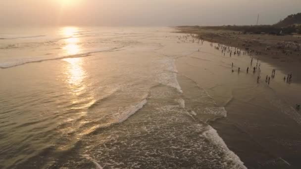 plage de sable près de l'océan Yogyakarta