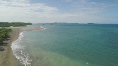 Caramoan adalarının deniz manzarası.