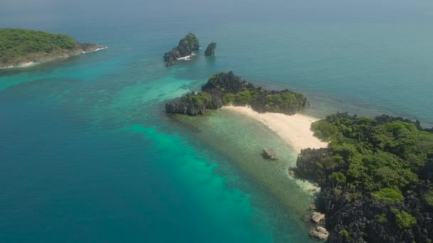 Zeegezicht van de Karamese eilanden camarines sur — Stockvideo