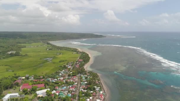 Zeegezicht met strand en zee Filippijnen luzon — Stockvideo