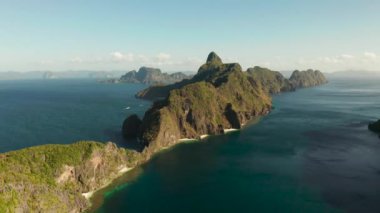 Tropikal adalı deniz manzarası El Nido Palawan