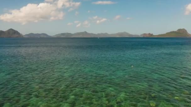 Meereslandschaft mit tropischen Inseln el nido palawan — Stockvideo