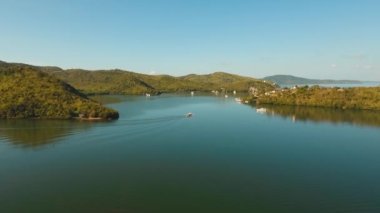 Tropikal adada gün doğumu