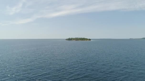 Tropikalna wyspa Palauig z plaży — Wideo stockowe