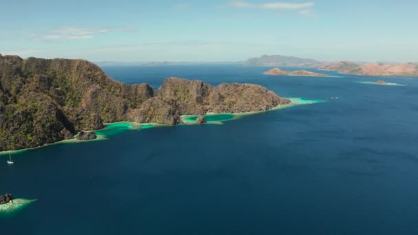 Isola tropicale con spiaggia sabbiosa filippini — Video Stock