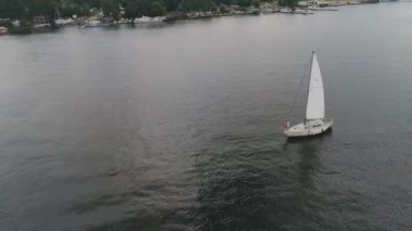 Yelkenli üzerinde çift