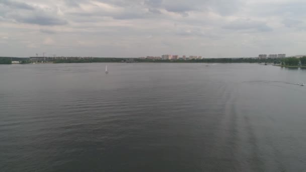 Sailing boat on water surface — Stock Video