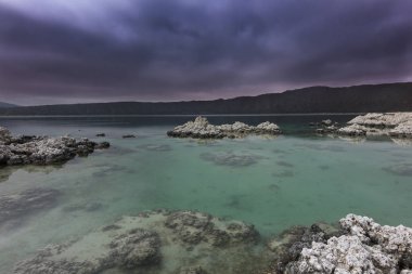 Laguna de Alchichica antes de la tormenta clipart