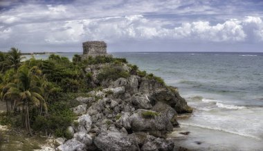 Panoramica de las ruinas de Tulum en el Caribe mexicano