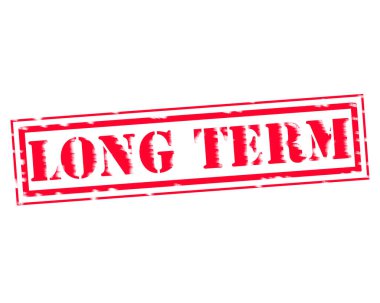 Uzun dönem kırmızı damga metni beyaz kağıt üzerinde