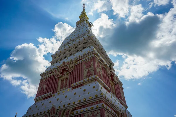 08 / 10 / 2019: Nakonphanom, Thailand: Prathatpharenu (Pagoda) Gelegen — Stockfoto