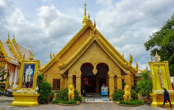 26/08/2019 : ubonratchatani, thailand: wat-mahawanaram Located a — Stock Photo, Image