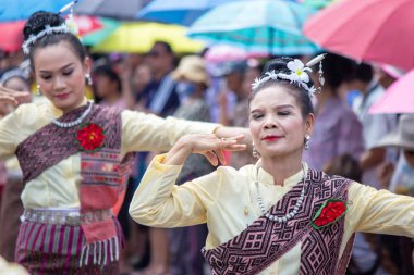 Yasothon, Tayland - 11 Mayıs 2019: Geleneksel Tayland dans grubu 