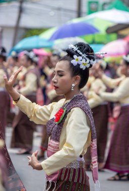 Yasothon, Tayland - 11 Mayıs 2019: Geleneksel Tayland dans grubu 