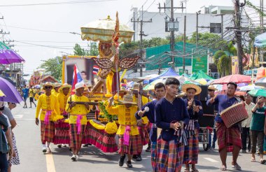 Yasothon, Tayland - 11 Mayıs 2019: Geleneksel Tayland dans grubu 