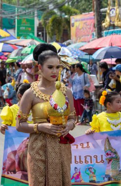 Yasothon, Tayland - 11 Mayıs 2019: Geleneksel Tayland dans grubu 