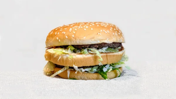 Hamburger Niezdrowe Jedzenie Fast Food Żywność Wysokiej Kaloryczności Sprzyja Otyłości — Zdjęcie stockowe