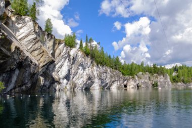 Büyük ve büyük beyaz mermer Kanyon.