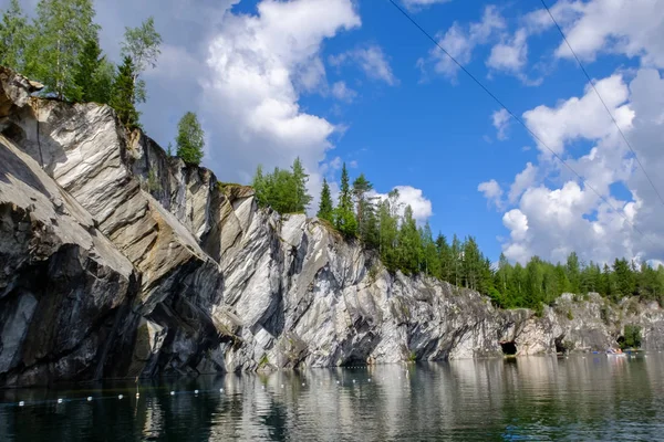 Büyük ve büyük beyaz mermer Kanyon.
